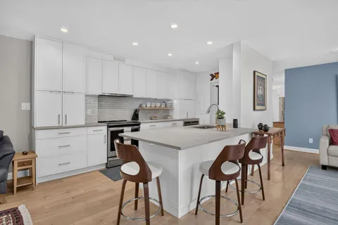 $639,000 | 5100 Dorset Avenue, Unit 304, Chevy Chase, MD 20815