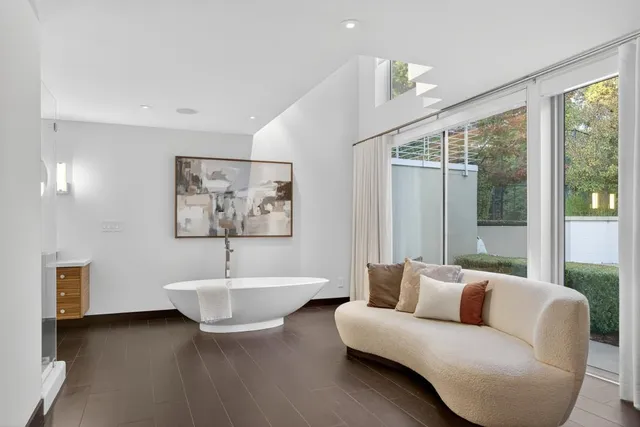 $3,400,000 | 3636 Fair Oaks Boulevard, Sacramento, CA 95864