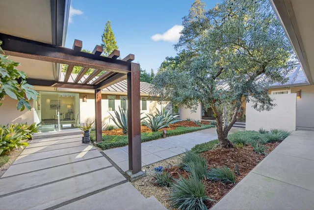 $3,400,000 | 3636 Fair Oaks Boulevard, Sacramento, CA 95864