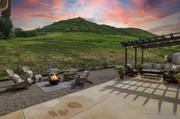$999,000 | 1861 Vista De La Montana, El Cajon, CA 92019
