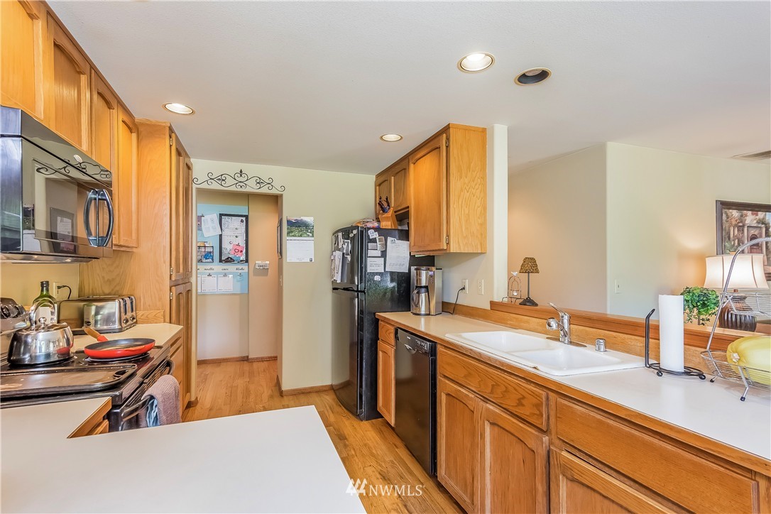 18207 Bellflower Road Bothell, WA 98012 - Photo 11 of 23