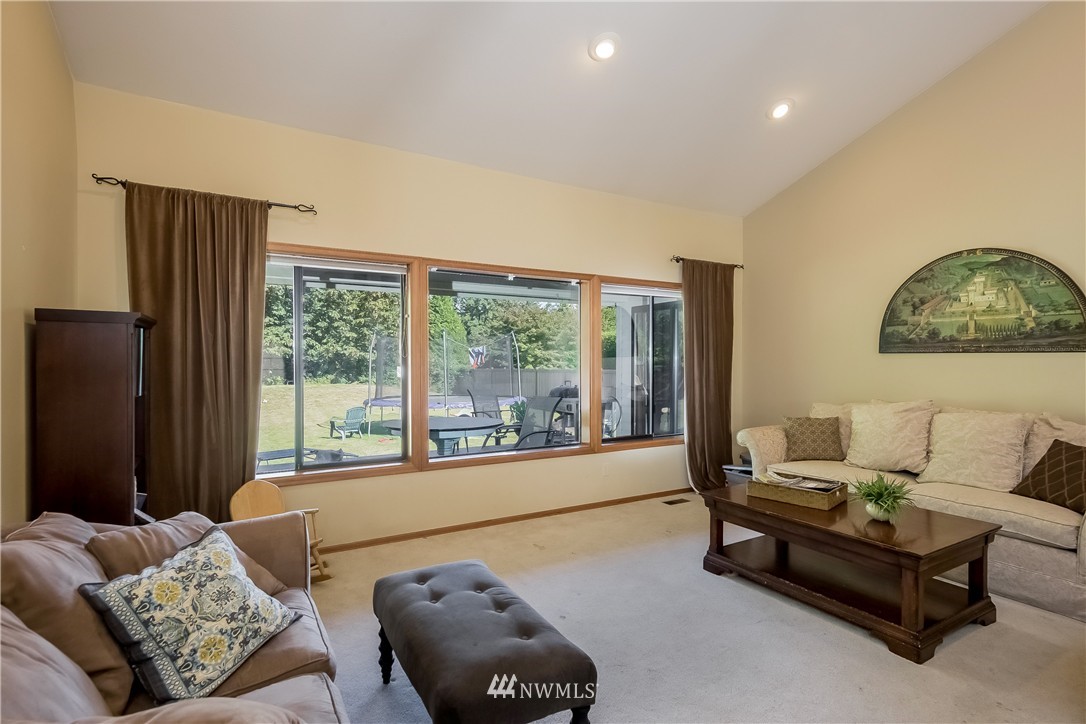 18207 Bellflower Road Bothell, WA 98012 - Photo 6 of 23