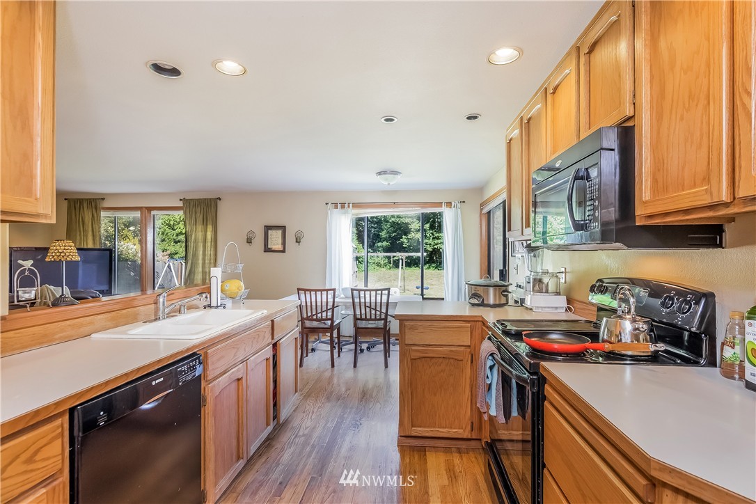 18207 Bellflower Road Bothell, WA 98012 - Photo 9 of 23