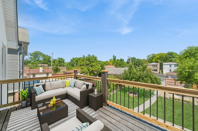 $820,000 | 1037 Dodge Avenue, Evanston, IL 60202