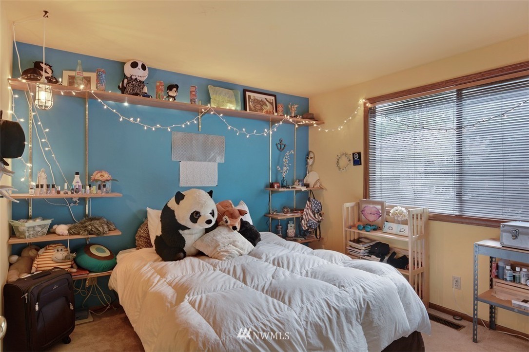 6302 136th Place Southwest Edmonds, WA 98026 - Photo 17 of 25 Gallery Image 17