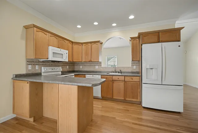 $500,000 | 1 Cobbler Court, Litchfield, NH 03052