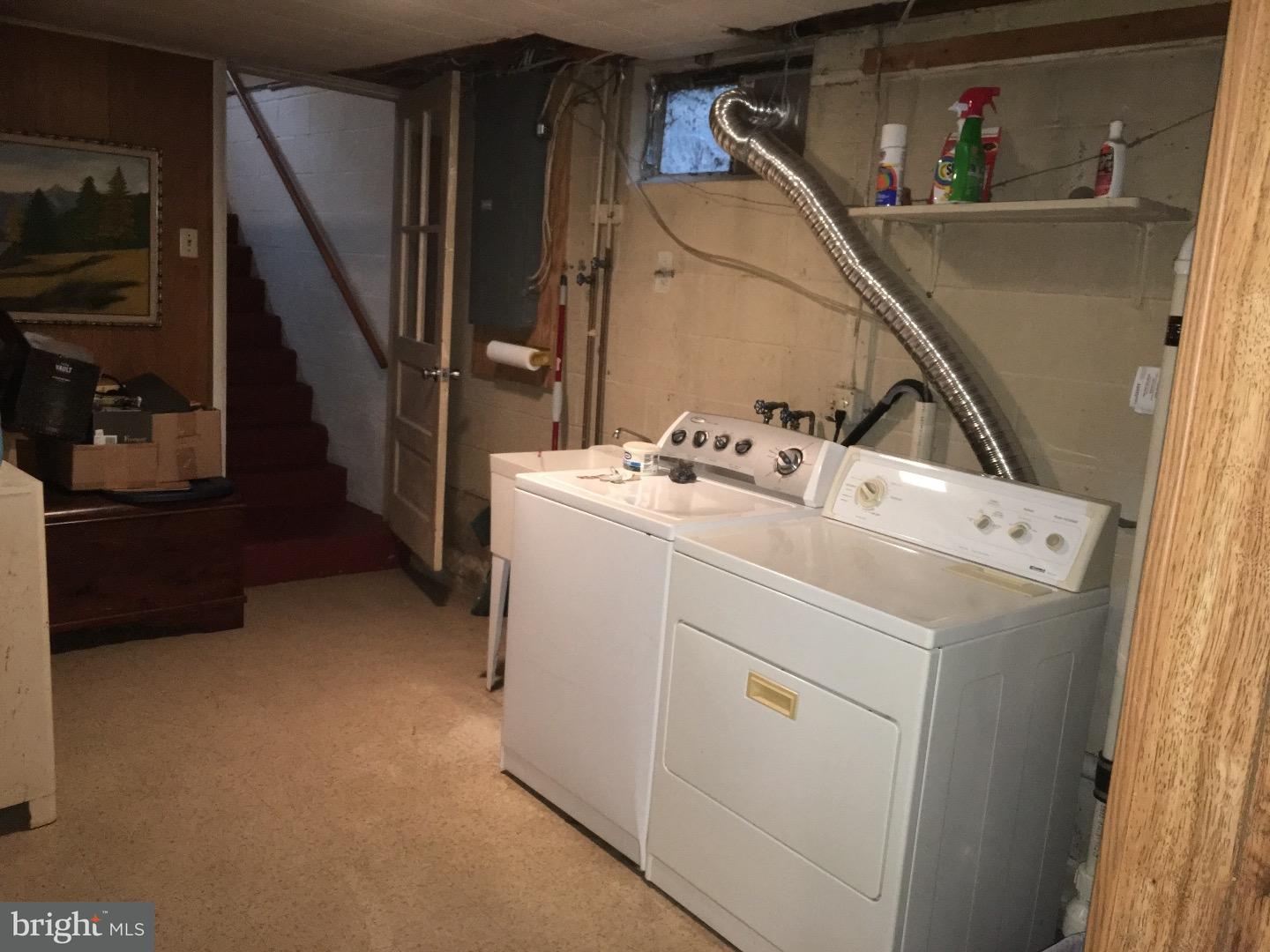 25 Hoover Road Lancaster, PA 17603 - Photo 13 of 14 Laundry Room