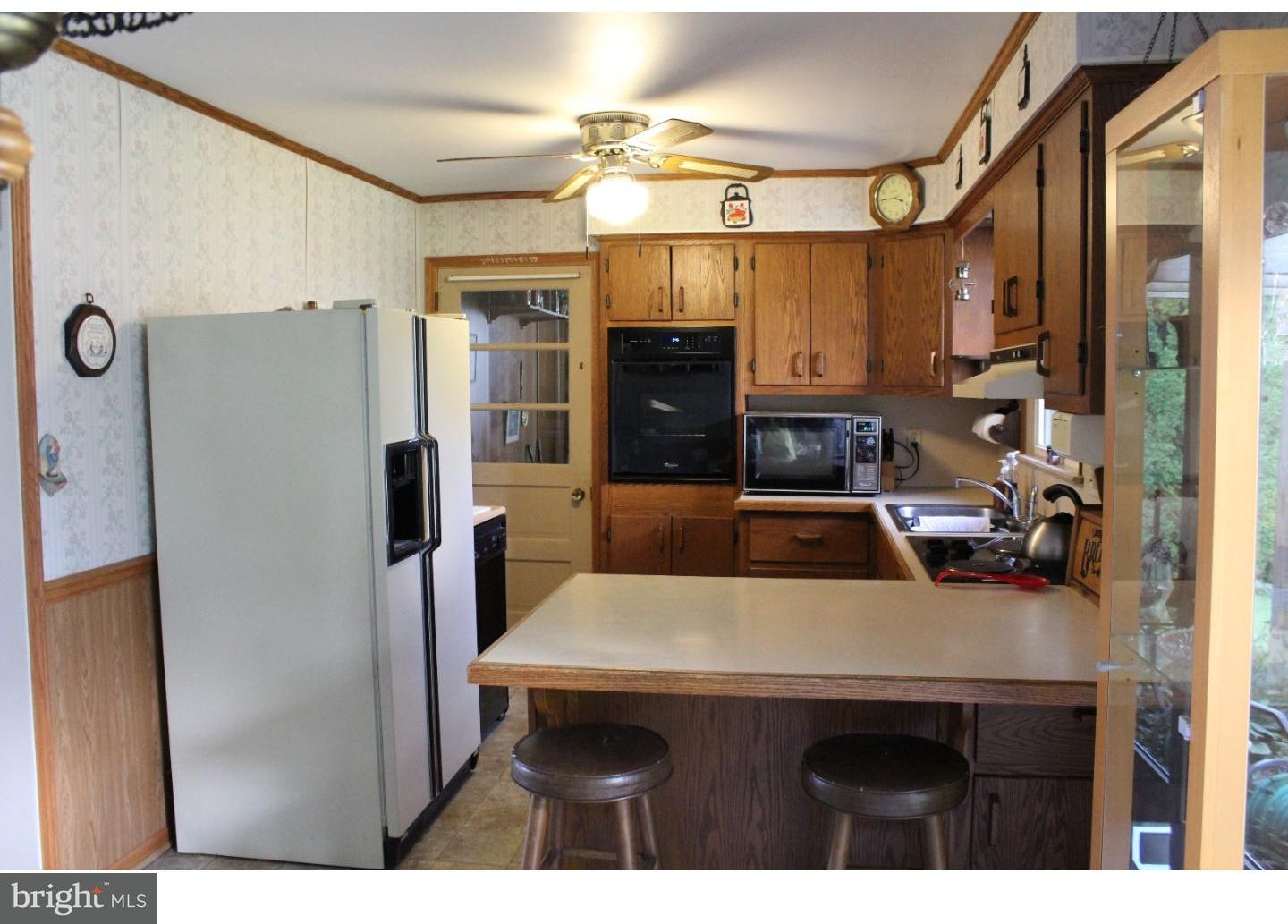 25 Hoover Road Lancaster, PA 17603 - Photo 4 of 14 Kitchen
