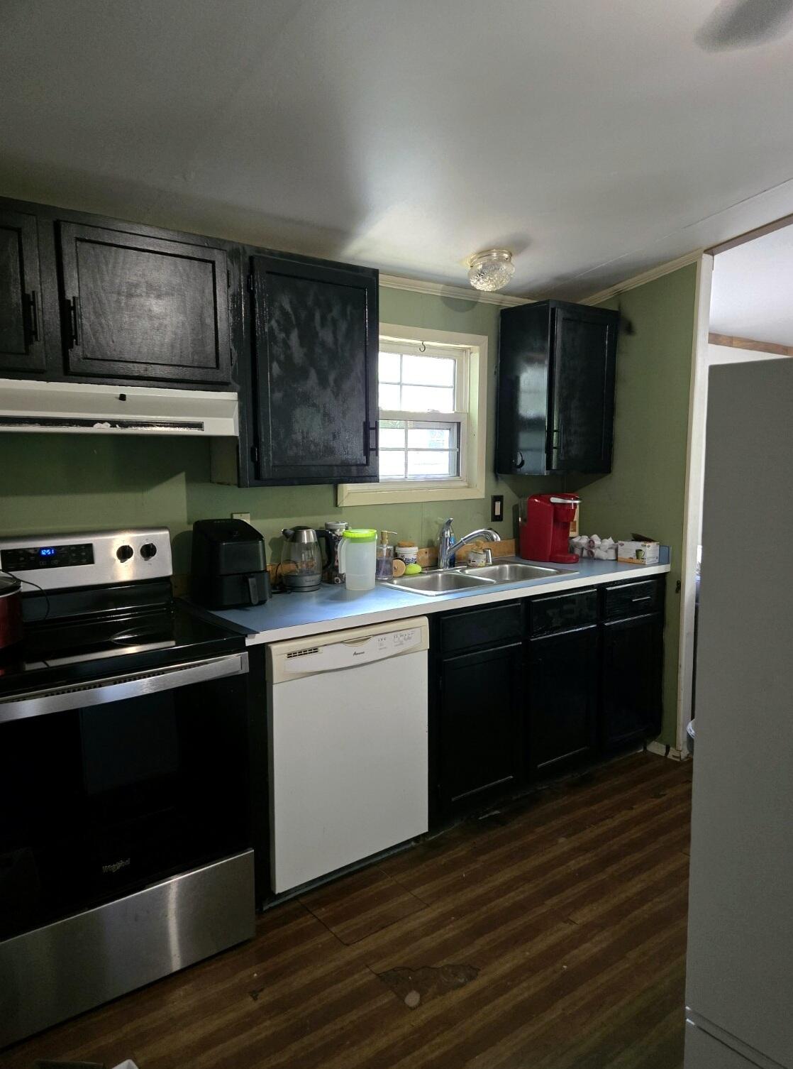 123 Cedar Street Millinocket, ME 04462 - Photo 6 of 16 Kitchen