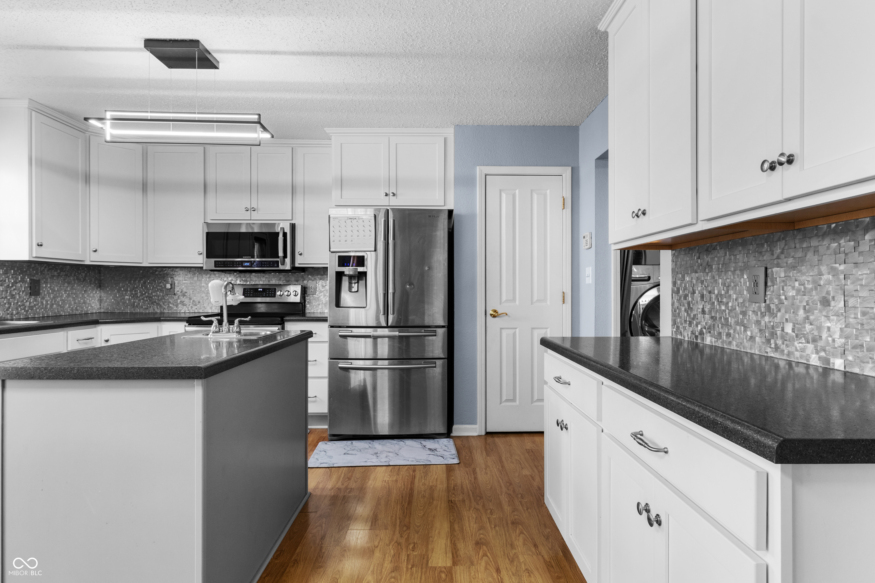 1208 Rotherham Lane Beech Grove, IN 46107 - Photo 4 of 31