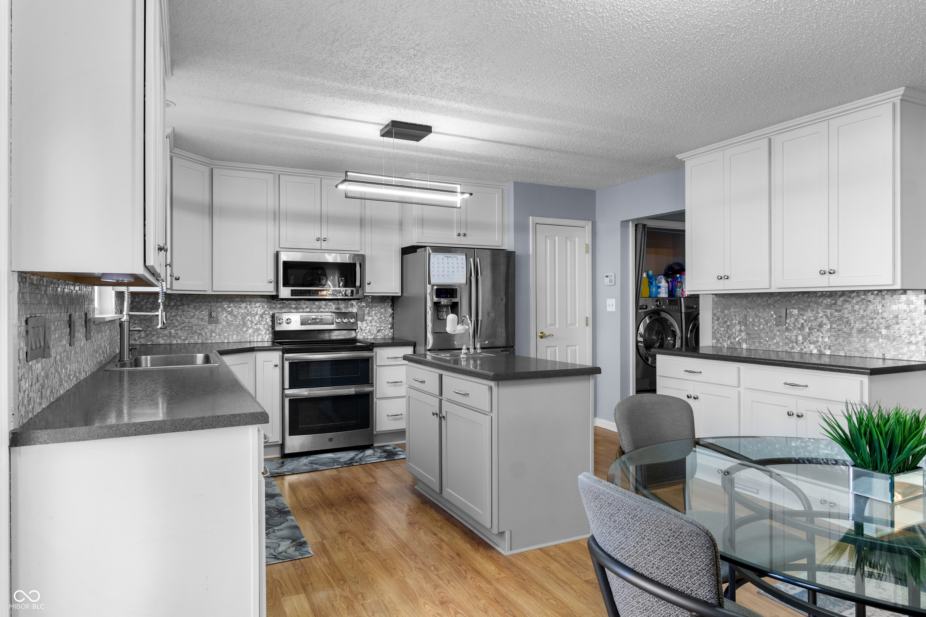 1208 Rotherham Lane Beech Grove, IN 46107 - Photo 7 of 31