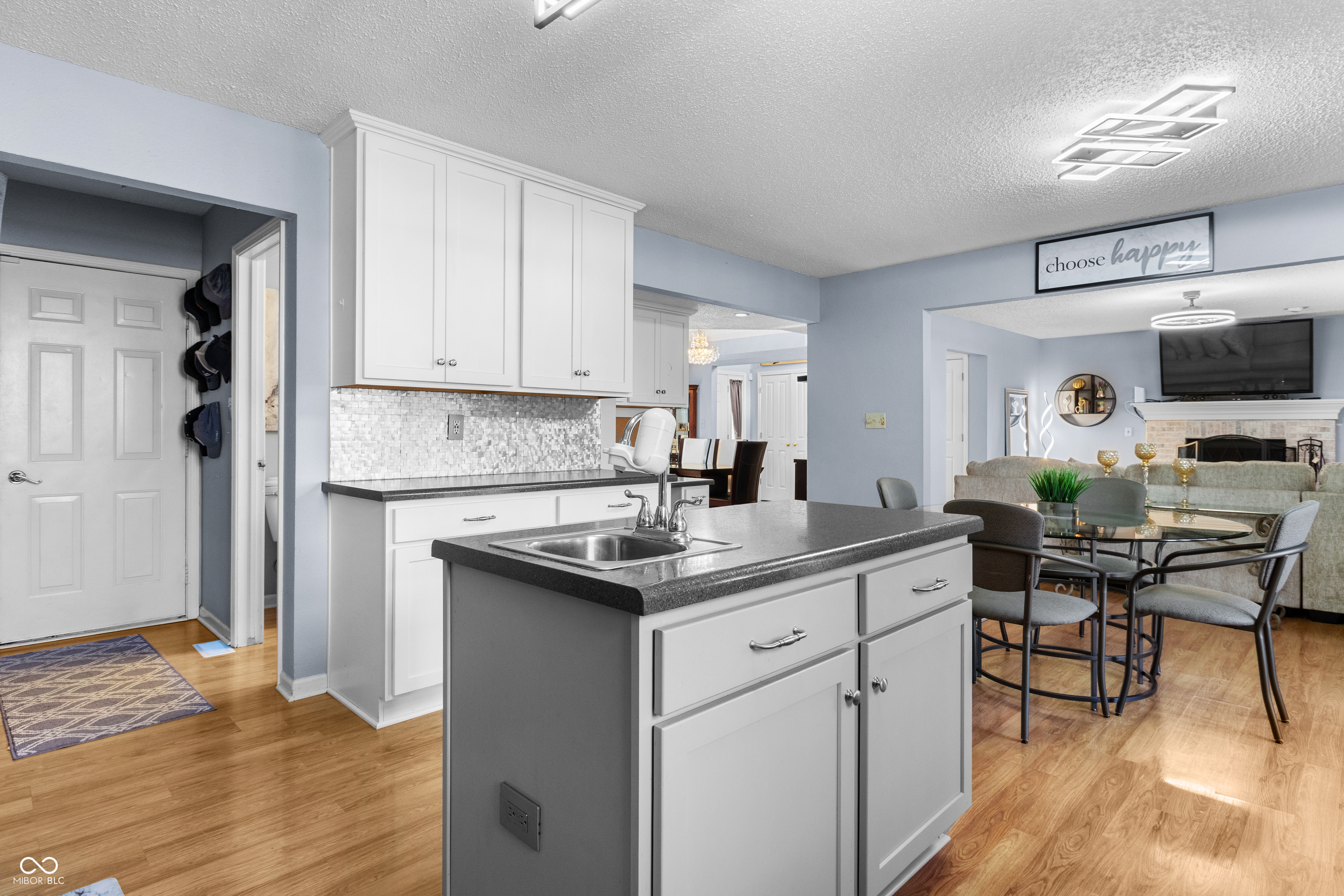 1208 Rotherham Lane Beech Grove, IN 46107 - Photo 8 of 31