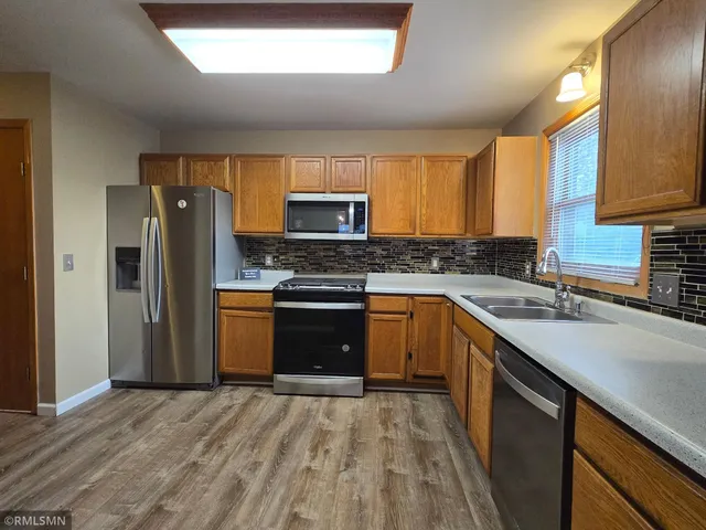 $2,700 | 614 19th Avenue South, Minneapolis, MN 55454