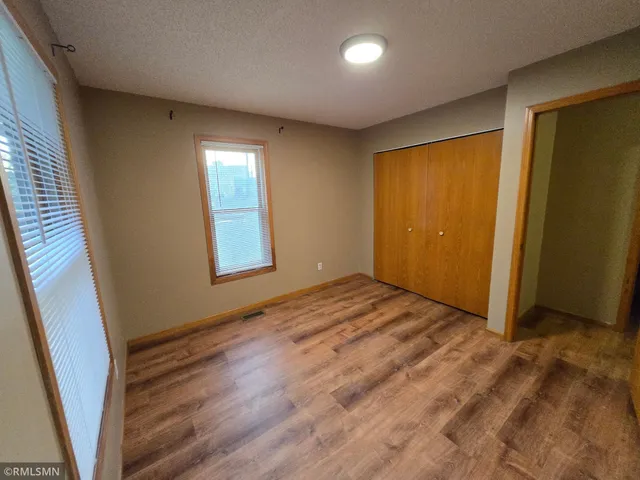 $2,700 | 614 19th Avenue South, Minneapolis, MN 55454