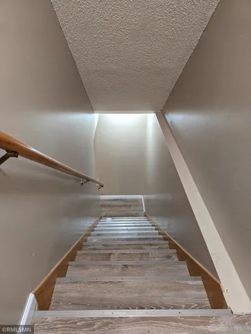 $2,700 | 614 19th Avenue South, Minneapolis, MN 55454