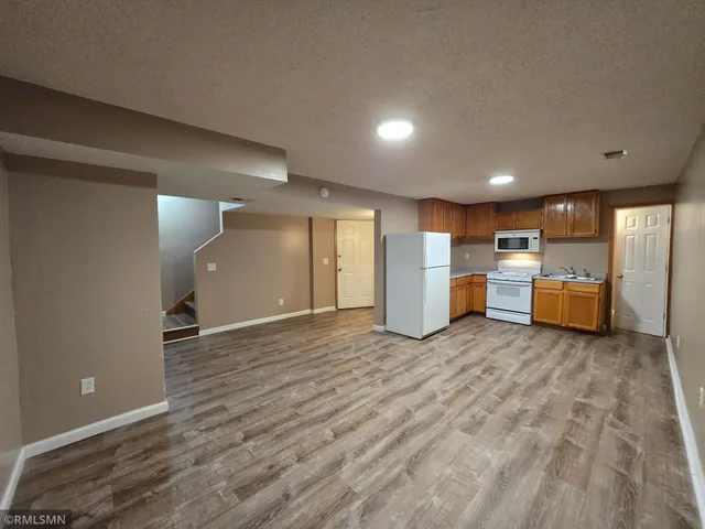 $2,700 | 614 19th Avenue South, Minneapolis, MN 55454