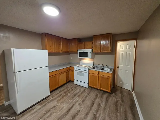 $2,700 | 614 19th Avenue South, Minneapolis, MN 55454