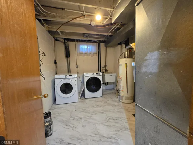 $2,700 | 614 19th Avenue South, Minneapolis, MN 55454