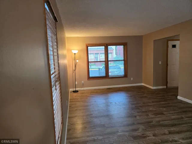 $2,700 | 614 19th Avenue South, Minneapolis, MN 55454