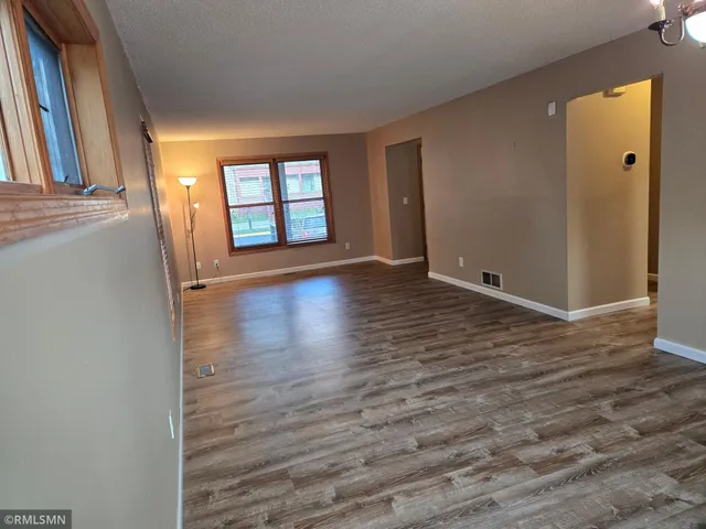 $2,700 | 614 19th Avenue South, Minneapolis, MN 55454