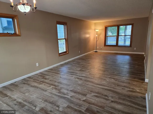 $2,700 | 614 19th Avenue South, Minneapolis, MN 55454