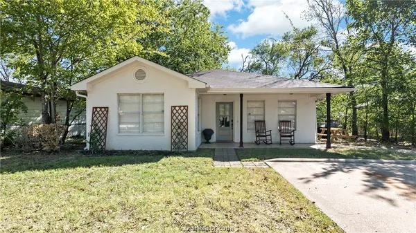 $1,995 | 116 Richards Street, College Station, TX 77840