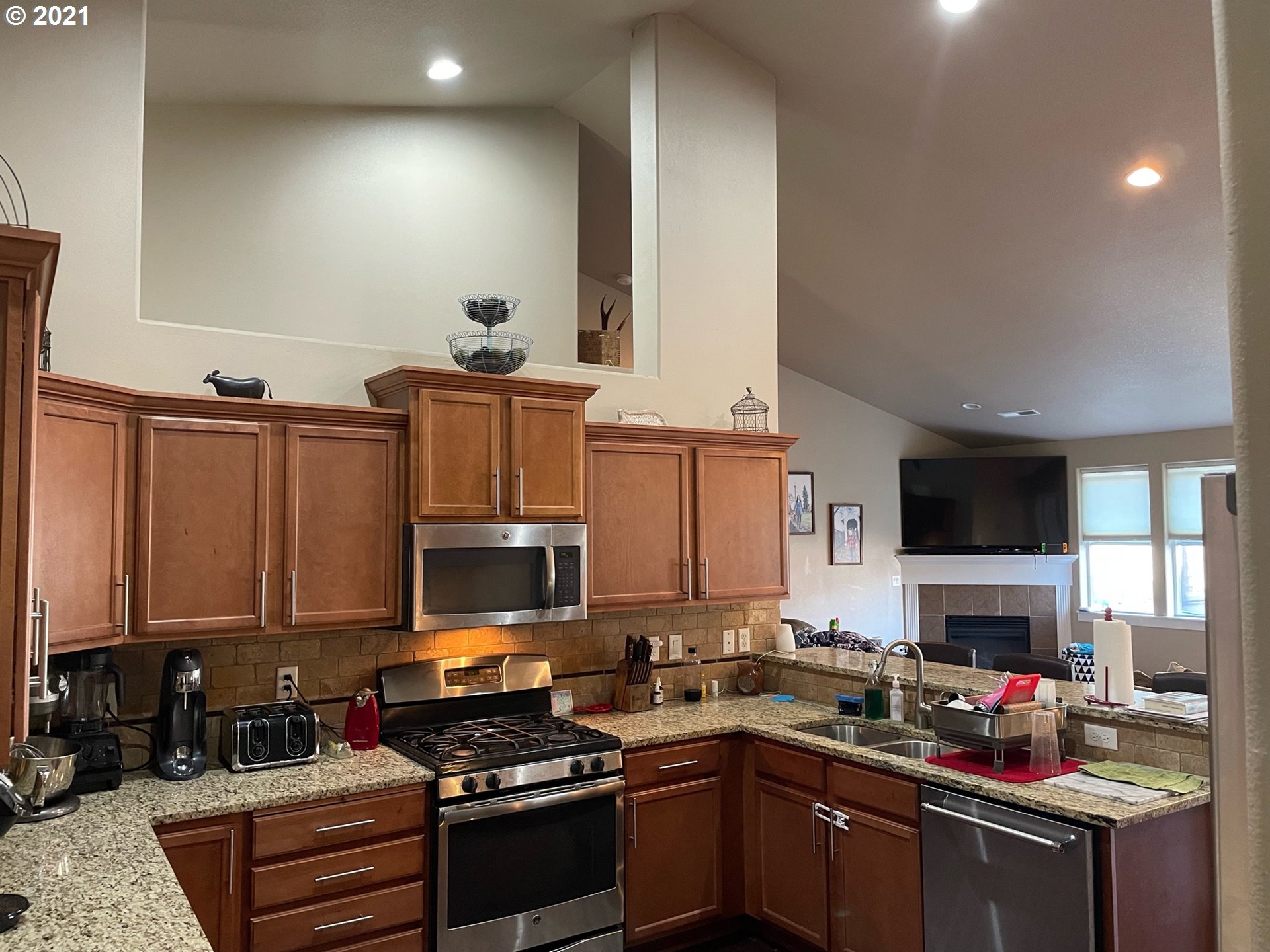 818 Ike Mooney Road Northeast Silverton, OR 97381 - Photo 6 of 31 Gallery Image 6
