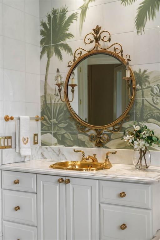 10955 Stroup Road Roswell, GA 30075 - Photo 40 of 73 a bathroom with a sink and a mirror