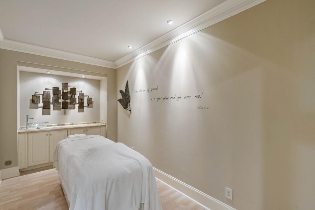 10955 Stroup Road Roswell, GA 30075 - Photo 51 of 73 a spacious bathroom with a bathtub and a shower