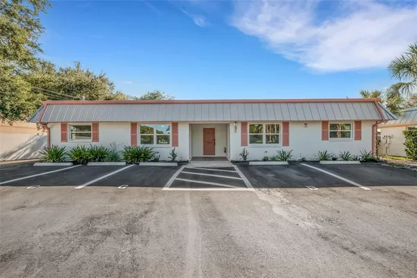 $2,100 | 187 Bel Forest Drive, Unit B, Belleair Bluffs, FL 33770