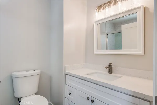 $6,800 | 36 Navy Street, Unit 8, Venice, CA 90291