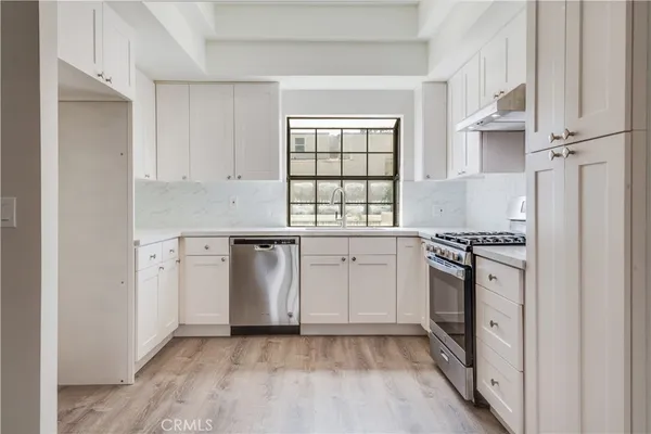 $6,800 | 36 Navy Street, Unit 8, Venice, CA 90291