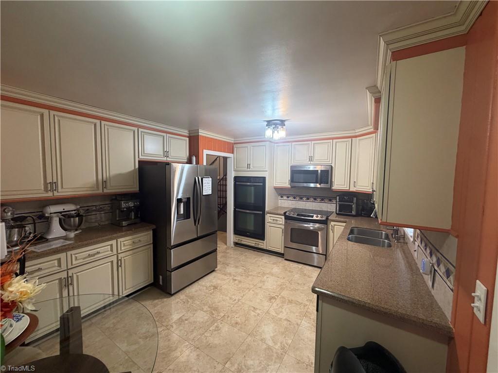 2050 Independence Road Winston-Salem, NC 27106 - Photo 9 of 22