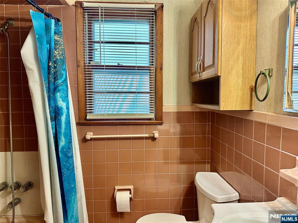 70 Orchard Street Garfield, NJ 07026 - Photo 17 of 18