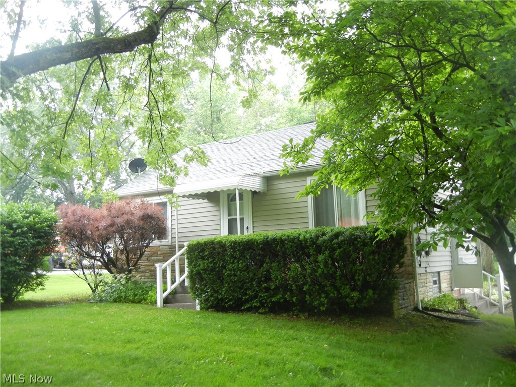 3084 Mayfair Road Akron, OH 44312 - Photo 2 of 21