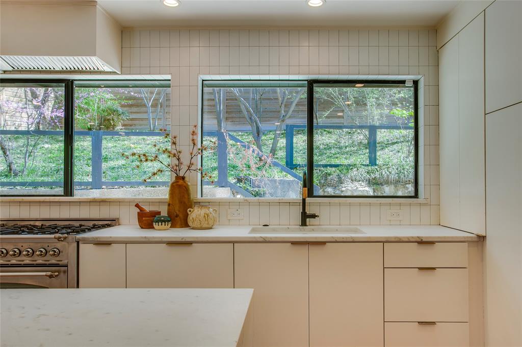 406 South Ravinia Drive Dallas, TX 75211 - Photo 14 of 37