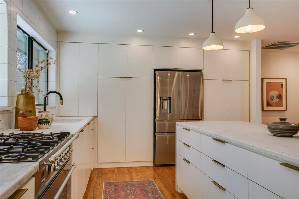 406 South Ravinia Drive Dallas, TX 75211 - Photo 16 of 37