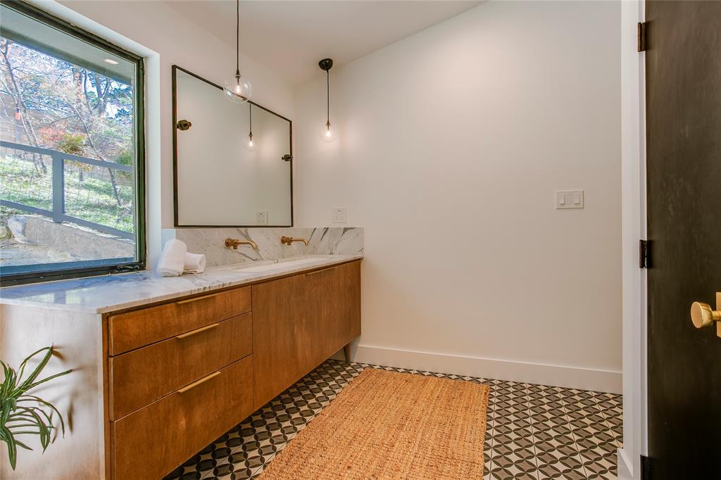 406 South Ravinia Drive Dallas, TX 75211 - Photo 23 of 37