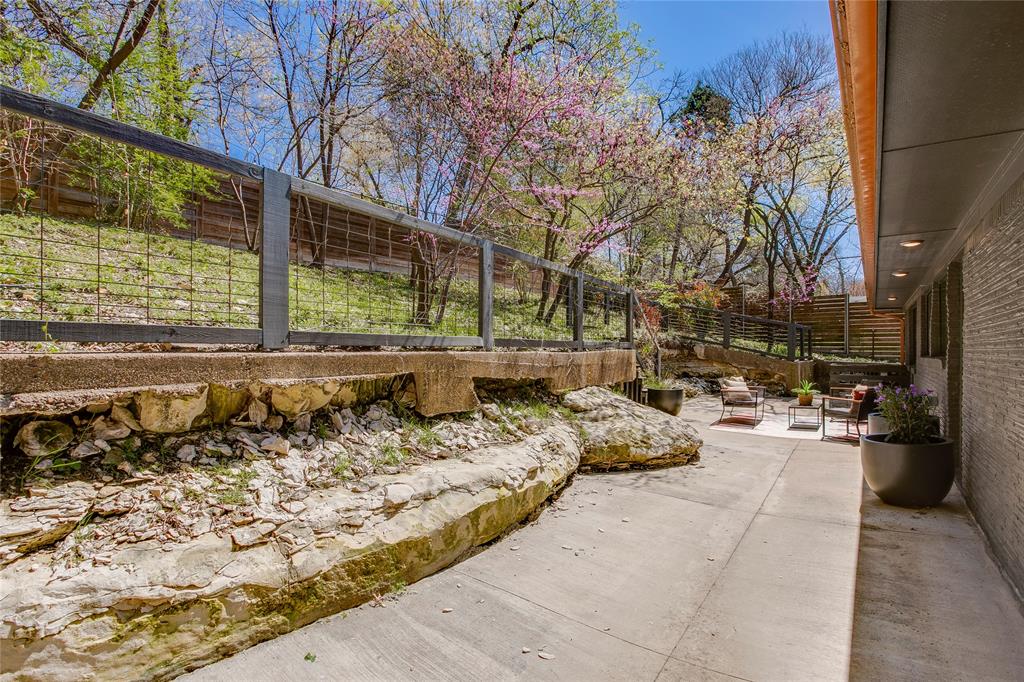 406 South Ravinia Drive Dallas, TX 75211 - Photo 33 of 37