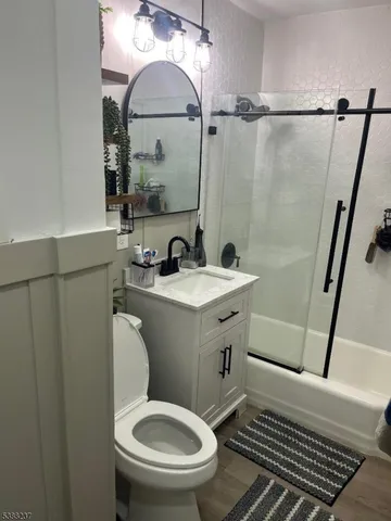 $2,100 | 744 Hazard Place, Unit 1F, Elizabeth, NJ 07208