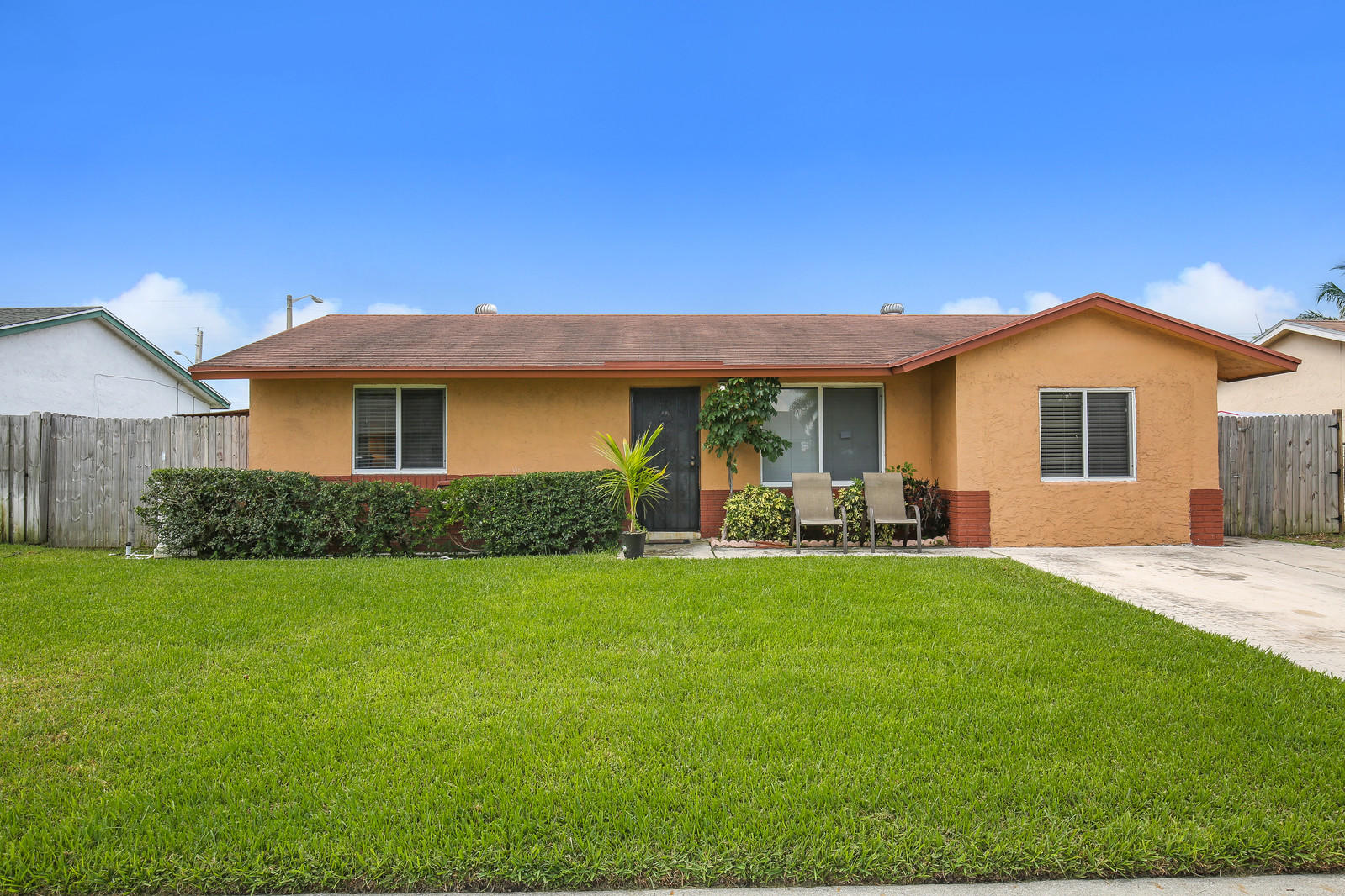 1909 West 23rd Street Riviera Beach, FL 33404 - Photo 2 of 13 02_Image_2_of_14_mls