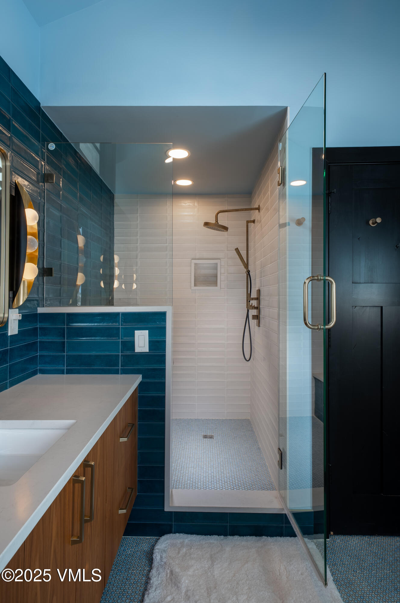 533 Settlers Loop Edwards, CO 81632 - Photo 9 of 29 a bathroom with a shower and a sink