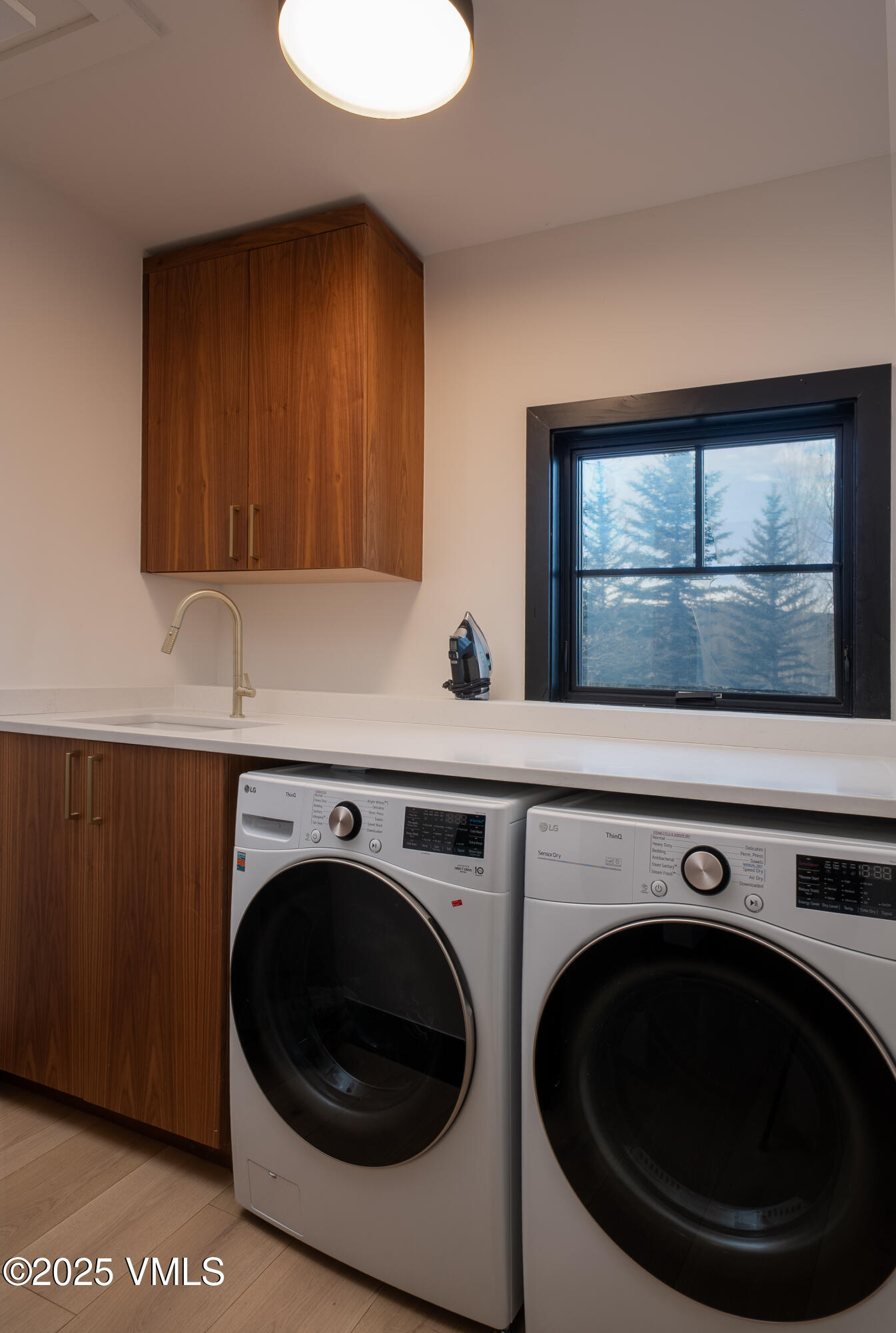 533 Settlers Loop Edwards, CO 81632 - Photo 10 of 29 a utility room with sink dryer and washer