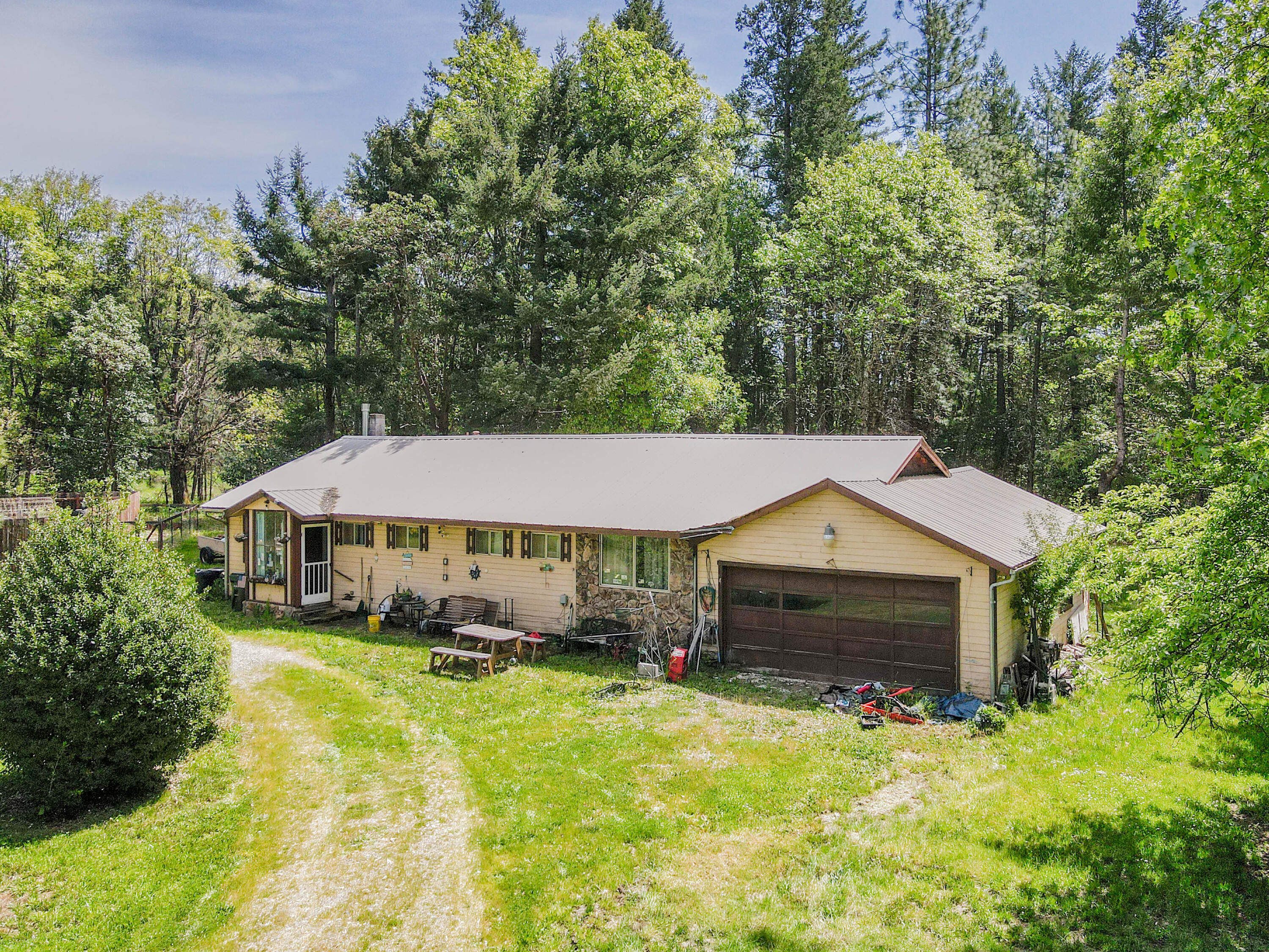 565 North Old Stage Road Cave Junction, OR 97523 - Photo 1 of 38 1