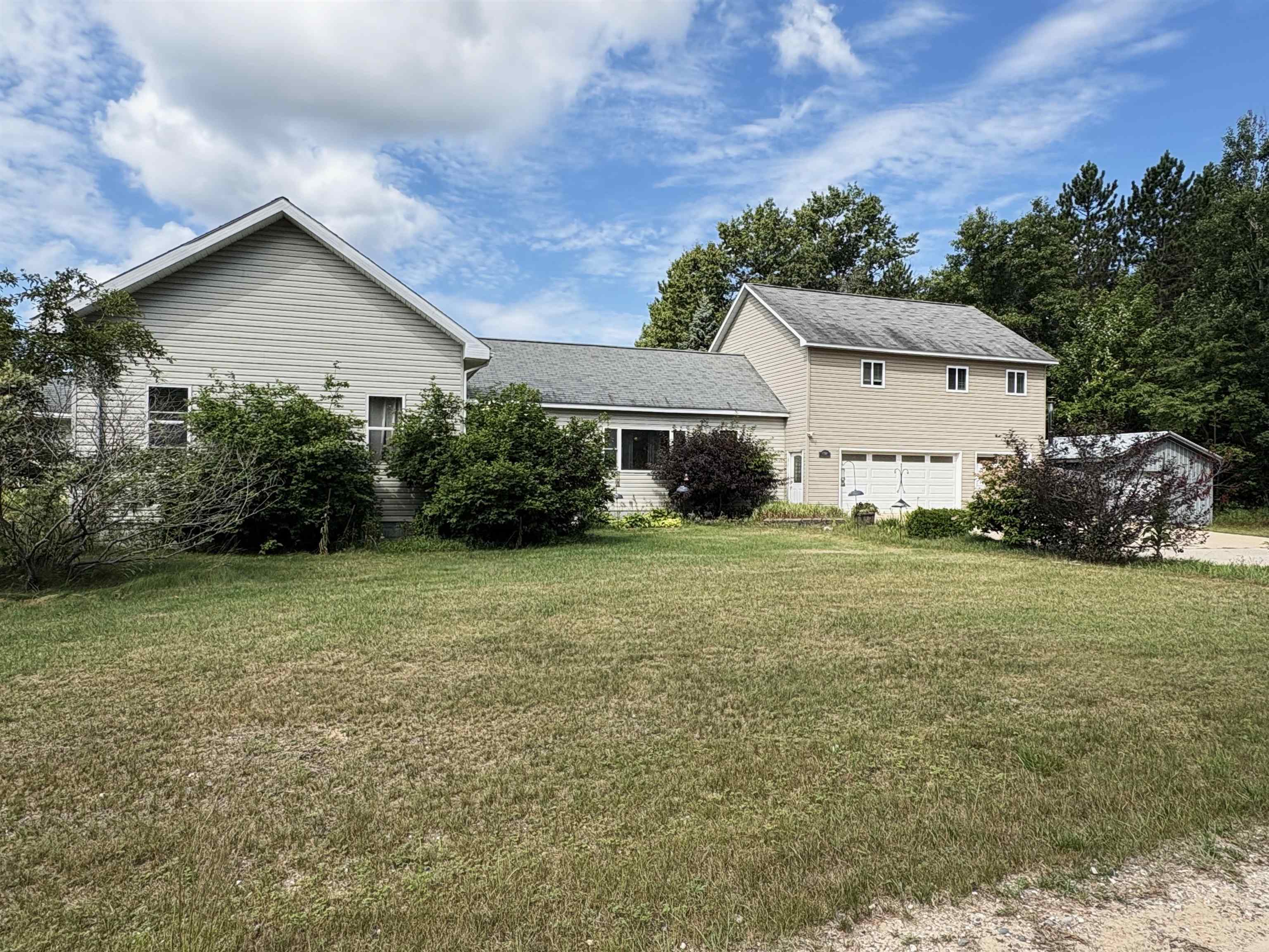 8994 South Oak Road Grayling, MI 49738 - Photo 1 of 25
