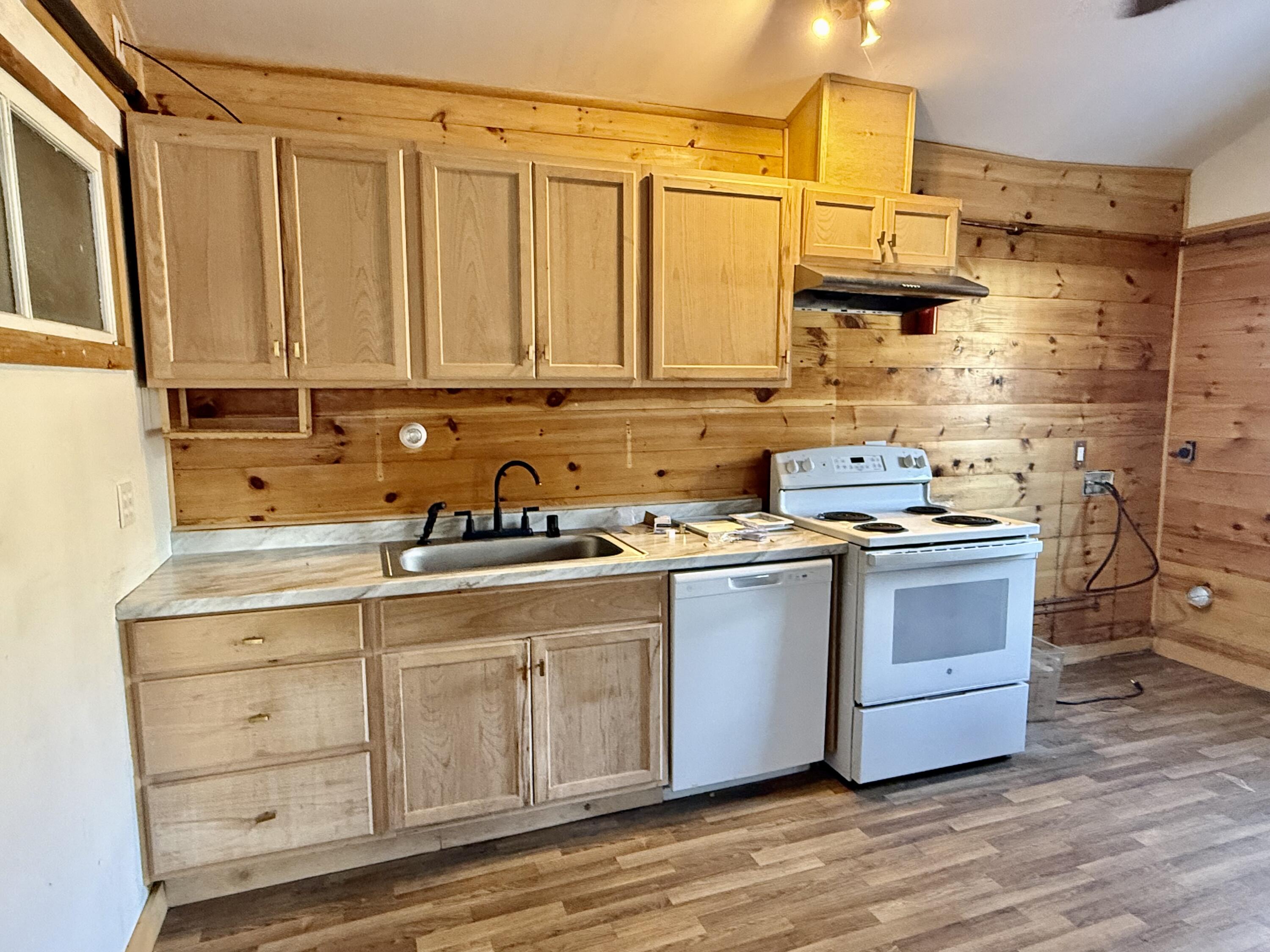 54 West Main Street Vinalhaven, ME 04863 - Photo 2 of 25