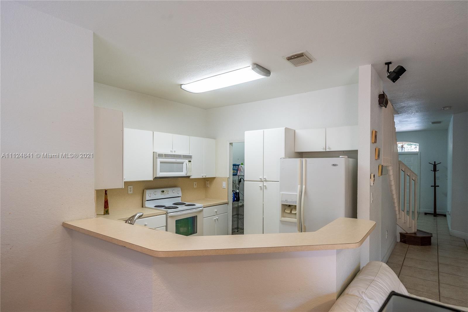 979 Southwest 154th Path Miami, FL 33194 - Photo 12 of 40 Gallery Image 12