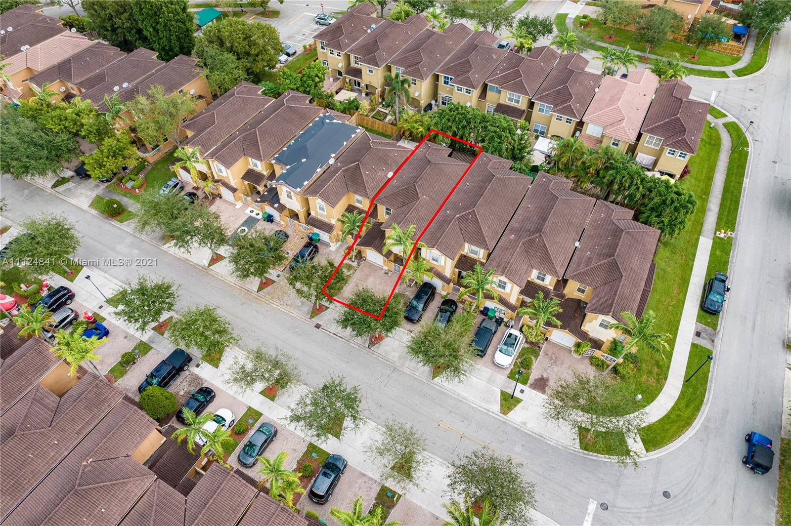 979 Southwest 154th Path Miami, FL 33194 - Photo 3 of 40 Gallery Image 3