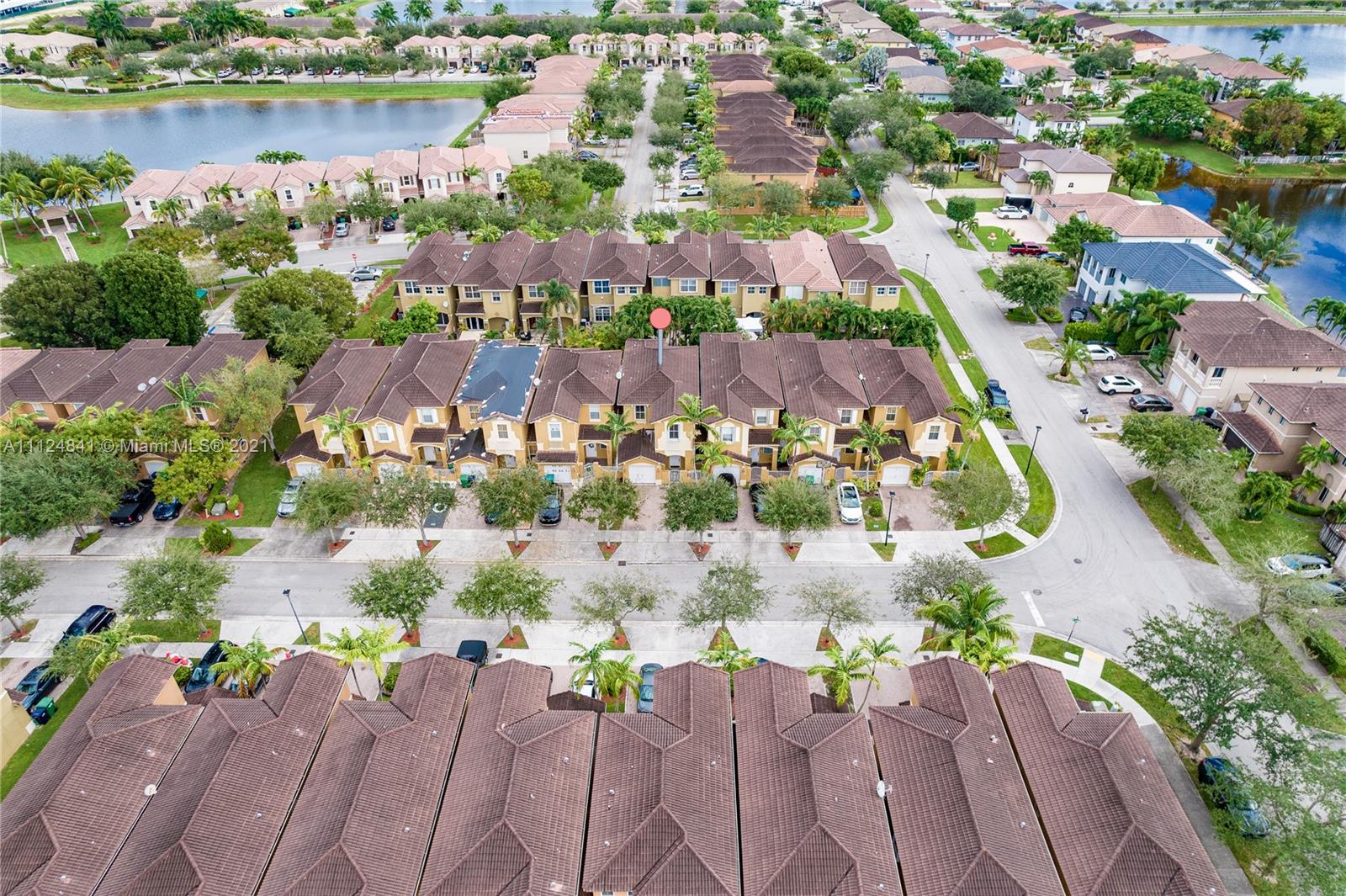 979 Southwest 154th Path Miami, FL 33194 - Photo 5 of 40 Gallery Image 5