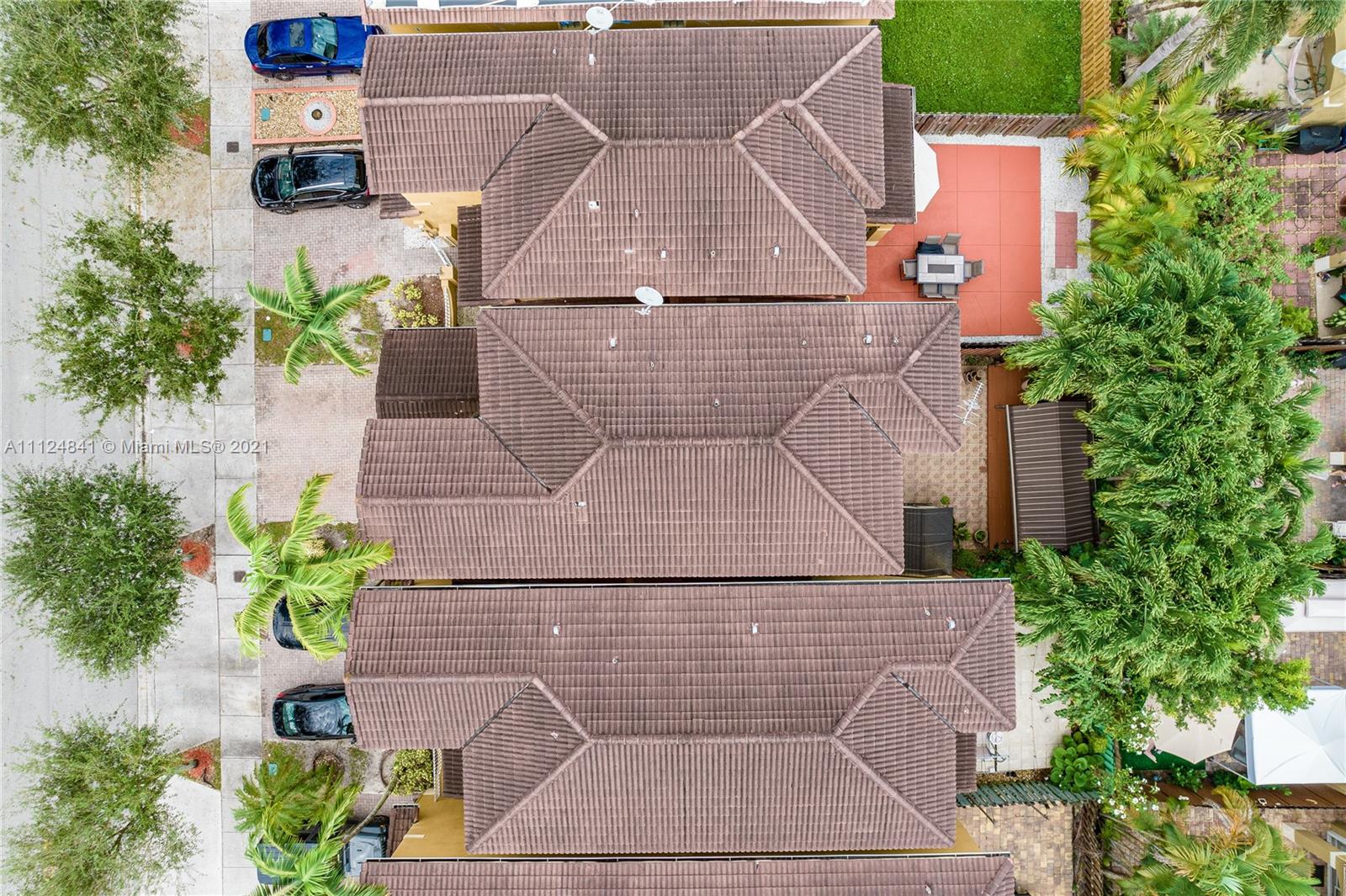 979 Southwest 154th Path Miami, FL 33194 - Photo 6 of 40 Gallery Image 6